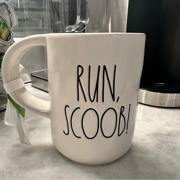 Scooby Doo “Run Scoob!” Rae Dunn Mug - NWT - Picture 4 of 11